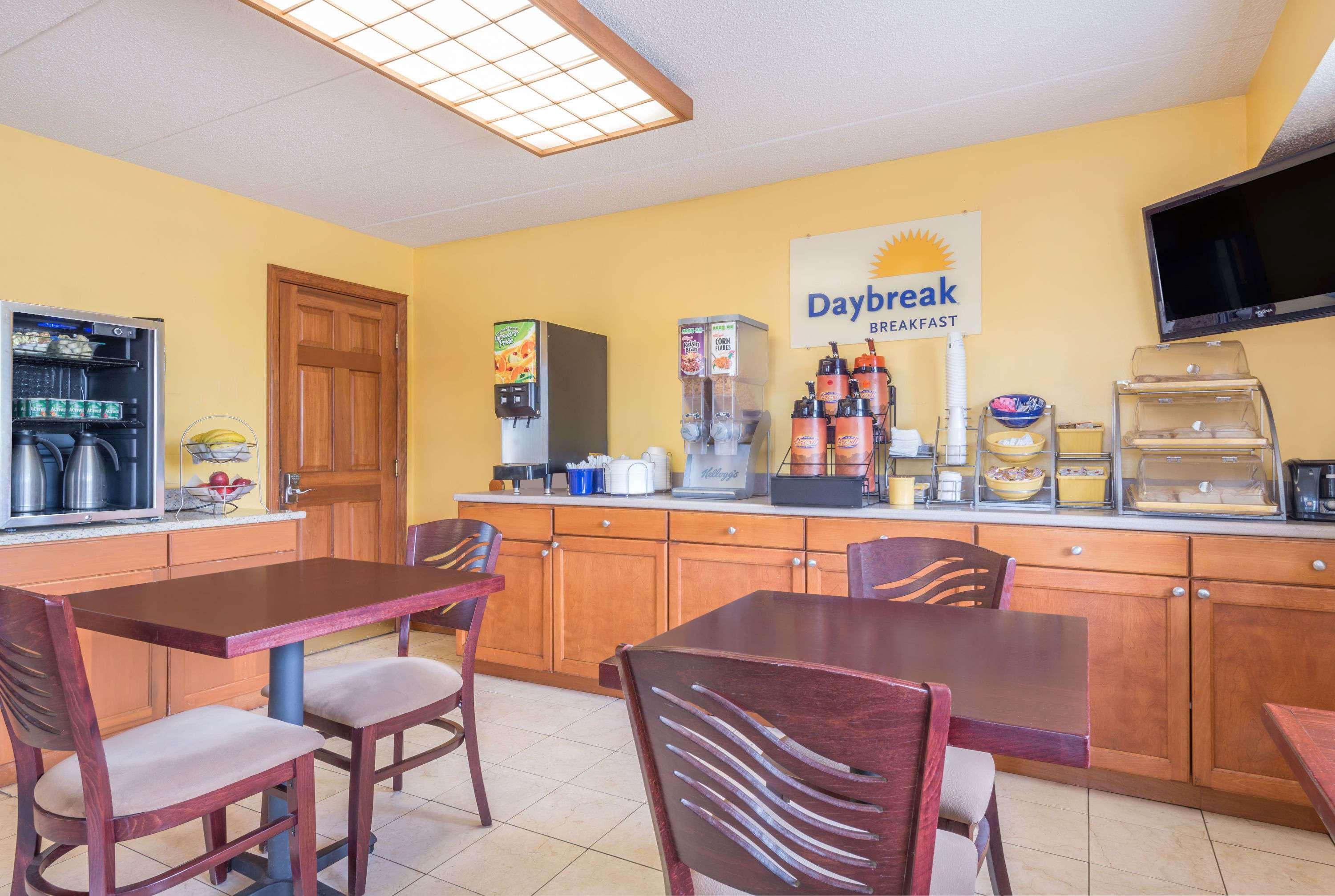 Days Inn By Wyndham Columbus Fairgrounds Exteriör bild