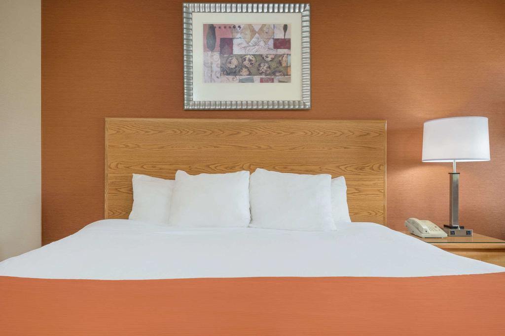 Days Inn By Wyndham Columbus Fairgrounds Exteriör bild